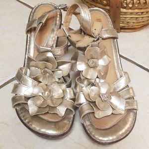 BORN Sandals Gold flowers